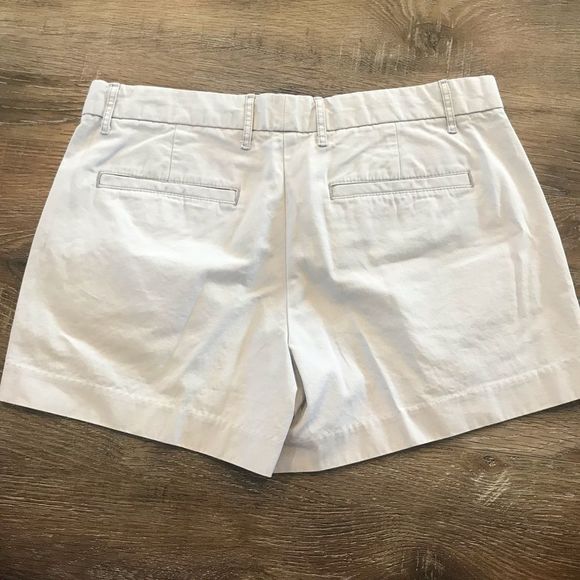 🍁50% Off Sale 🍁 Gap Shorts - Picture 2 of 3